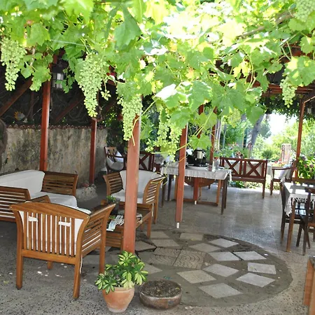 Guenebakan Taliani Szálloda Ayvalı