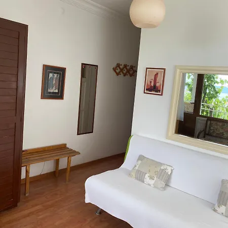 Guenebakan Taliani Szálloda Ayvalı