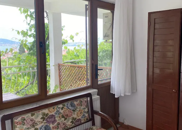 Guenebakan Taliani מלון