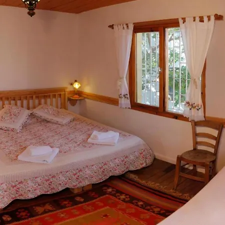 Otel Guenebakan Taliani Ayvalı