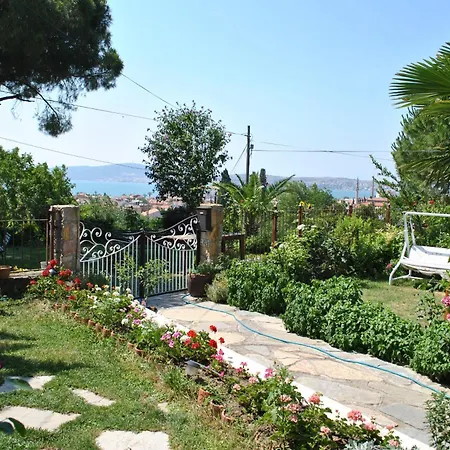 Guenebakan Taliani Hotel *