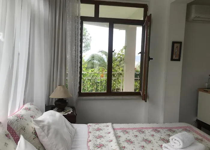 Guenebakan Taliani Hotel *